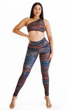 Pedra Printed Yoga Leggings 8 Pedra Printed Yoga Leggings -Yoga Democracy 1101 Mountain fullbody