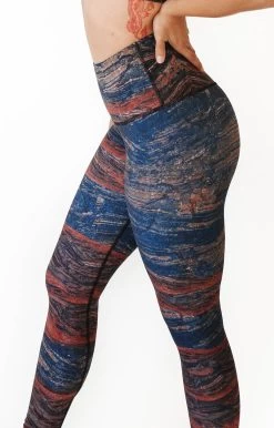 Pedra Printed Yoga Leggings 7 Pedra Printed Yoga Leggings -Yoga Democracy 1101 Mountain side