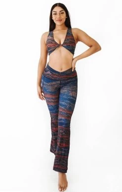 Split Flare Pant In Pedra -Yoga Democracy 1116 mountain fullbody