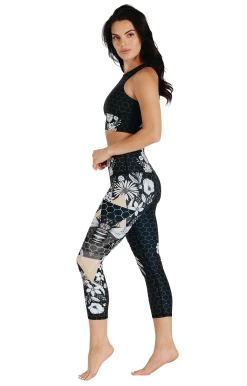 Beeloved Blackout Printed Yoga Crops -Yoga Democracy 1201 BEELOVEDBO FULLBODY removebg