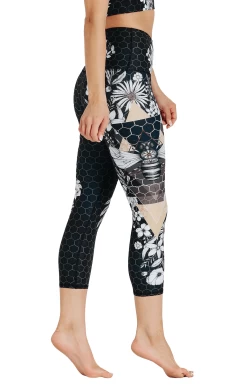 Yoga Democracy 39 Beeloved Blackout Printed Yoga Crops