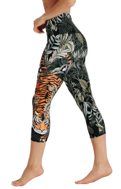Rawr Talent Printed Yoga Crops -Yoga Democracy 1201 RAWR LEFT removebg
