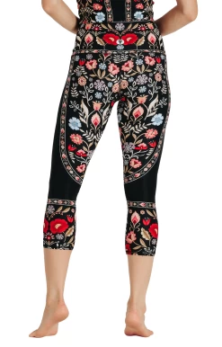 Rustica Printed Yoga Crops -Yoga Democracy 1201 RUSTICA BACK removebg