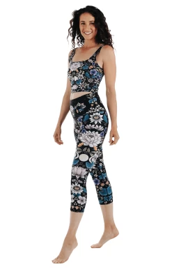 Divine Feminine Printed Yoga Crops -Yoga Democracy 1201 Uterus fullbody removebg