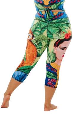 Frida Printed Yoga Crops -Yoga Democracy 1201 frida back removebg