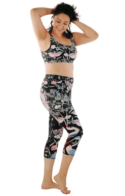 Pretty In Black Printed Yoga Crops -Yoga Democracy 1201 pib full removebg