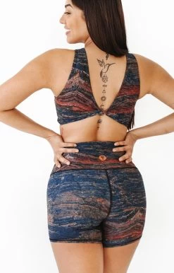 Movement Short In Pedra 7 Movement Short In Pedra -Yoga Democracy 1307 mountain back