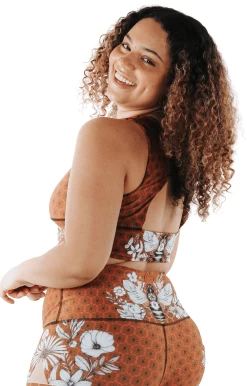 Free Range Sports Bra In Beeloved -Yoga Democracy 1504 beeloved back removebg