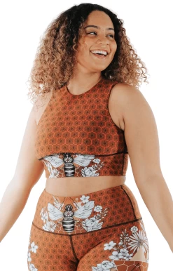 Free Range Sports Bra In Beeloved -Yoga Democracy 1504 beeloved front removebg